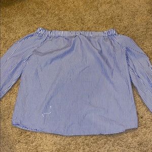 Off shoulders shirt
